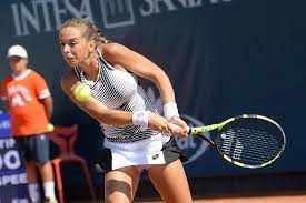 Lucia Bronzetti Quanto E Alta Lucia Bronzetti Quanto E Alta