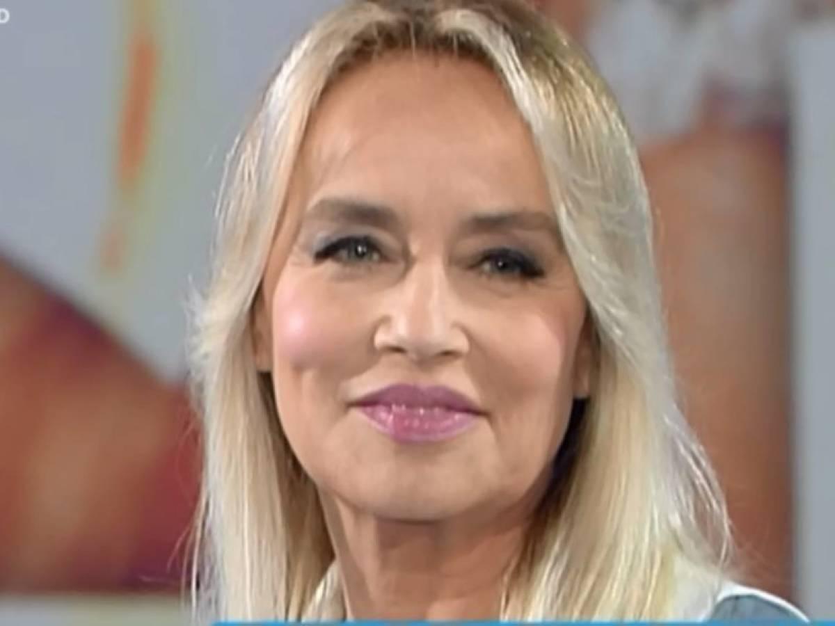 Gloria Guida Oggi Foto Media Famosi